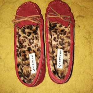 Airwalk red moccasins w/ cheetah print inside 8.5